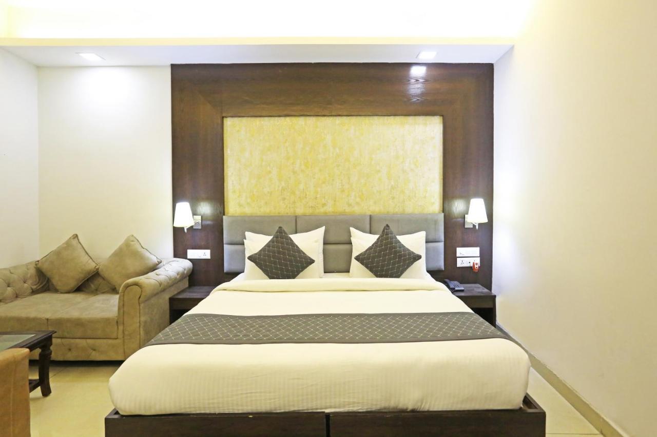 Hotel Park Tree Near Delhi Airport 新德里 外观 照片