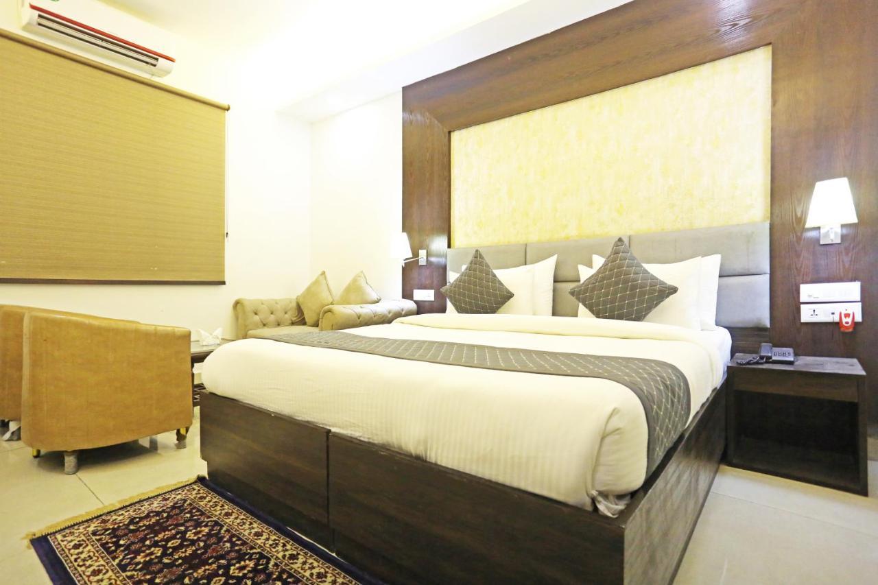 Hotel Park Tree Near Delhi Airport 新德里 外观 照片