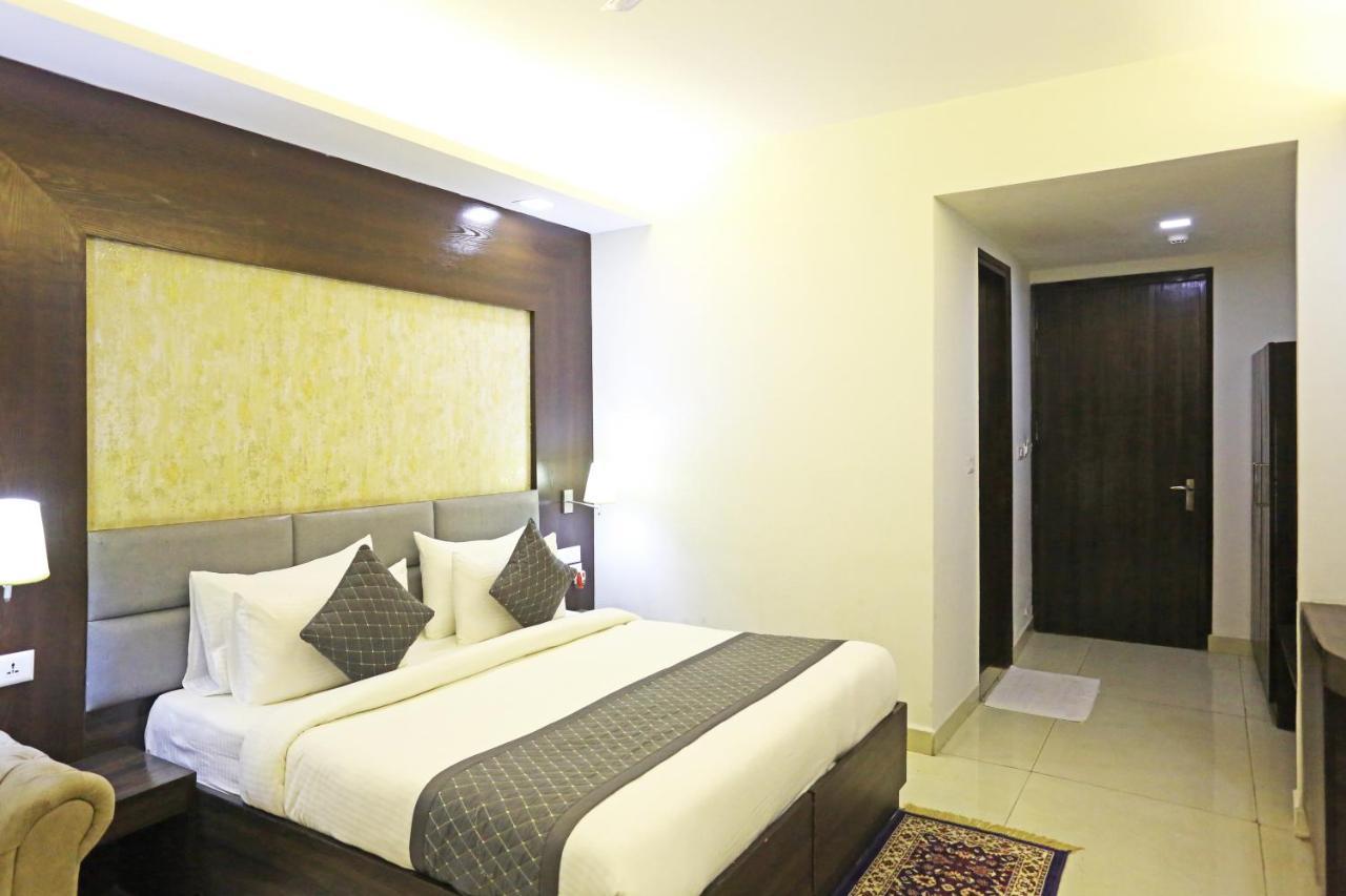 Hotel Park Tree Near Delhi Airport 新德里 外观 照片