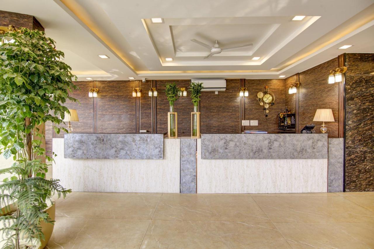 Hotel Park Tree Near Delhi Airport 新德里 外观 照片