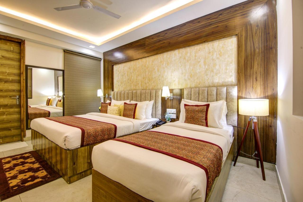 Hotel Park Tree Near Delhi Airport 新德里 外观 照片