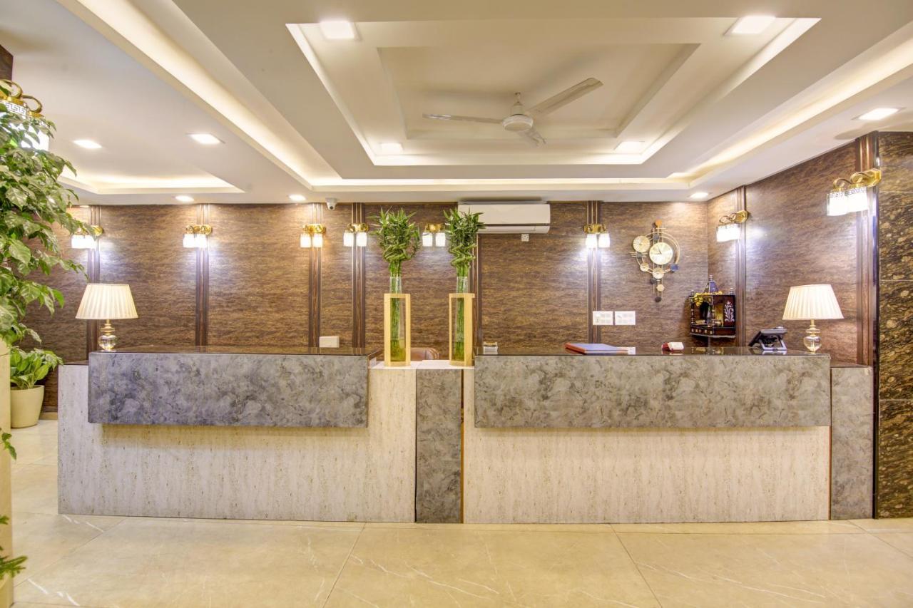 Hotel Park Tree Near Delhi Airport 新德里 外观 照片