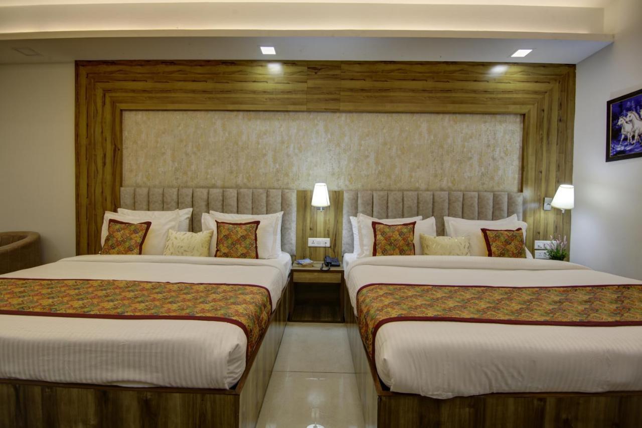 Hotel Park Tree Near Delhi Airport 新德里 外观 照片